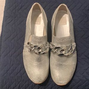 EIC-Like New, Women’s Dolce Vita Jhenee Sneakers, Silver, Size 7.5